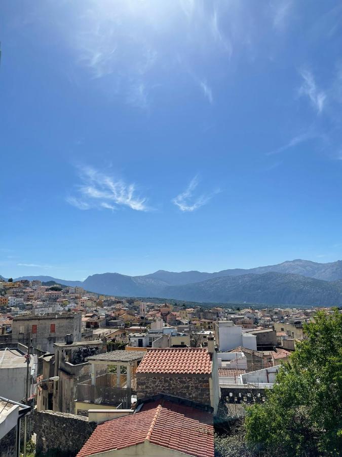 Casa Vacanze Sa Piazza Apartment Dorgali Luaran gambar
